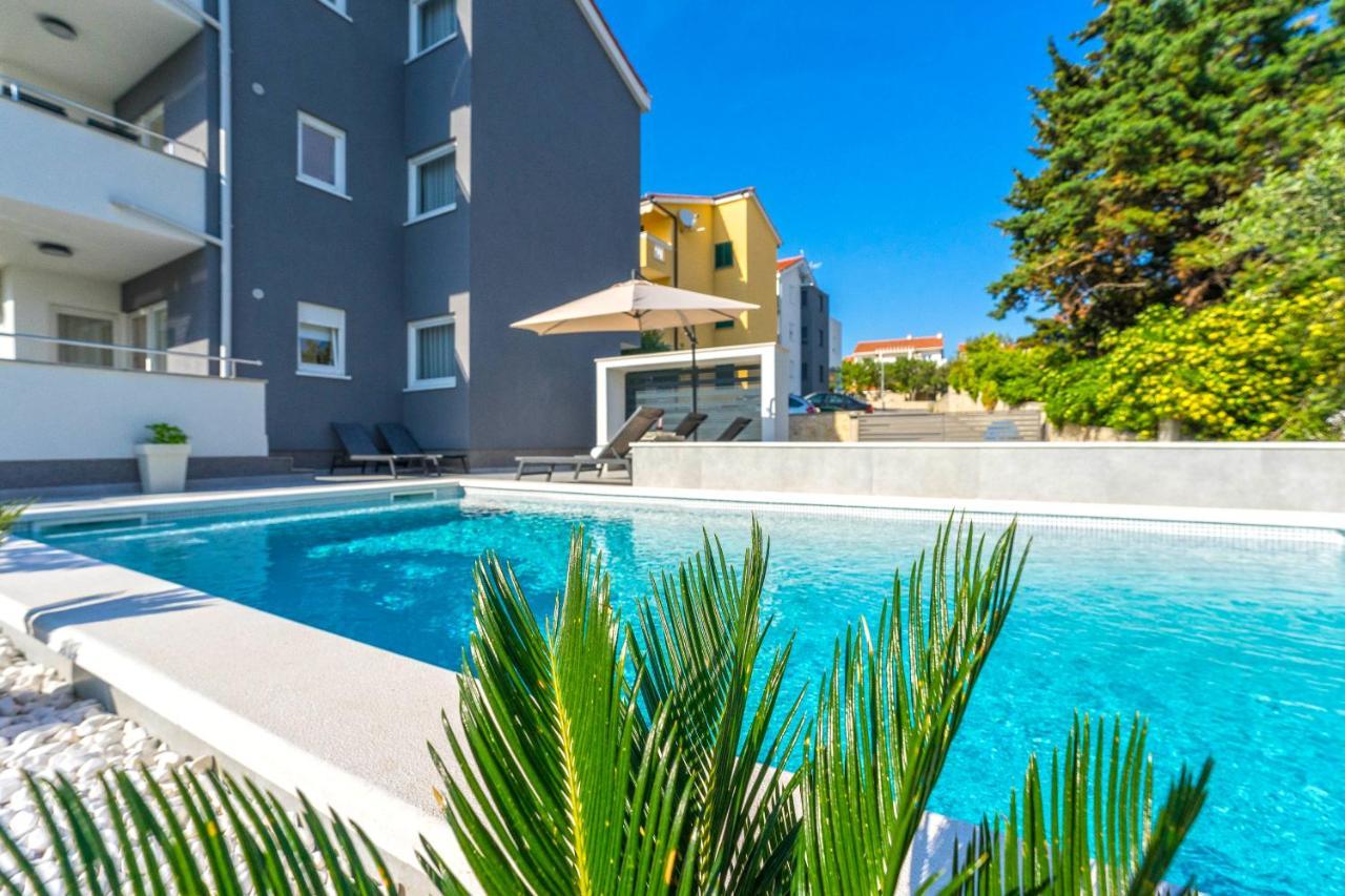 Summer Breeze Pool Apartments 노바야 외부 사진
