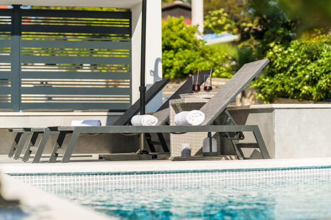 Summer Breeze Pool Apartments 노바야 외부 사진