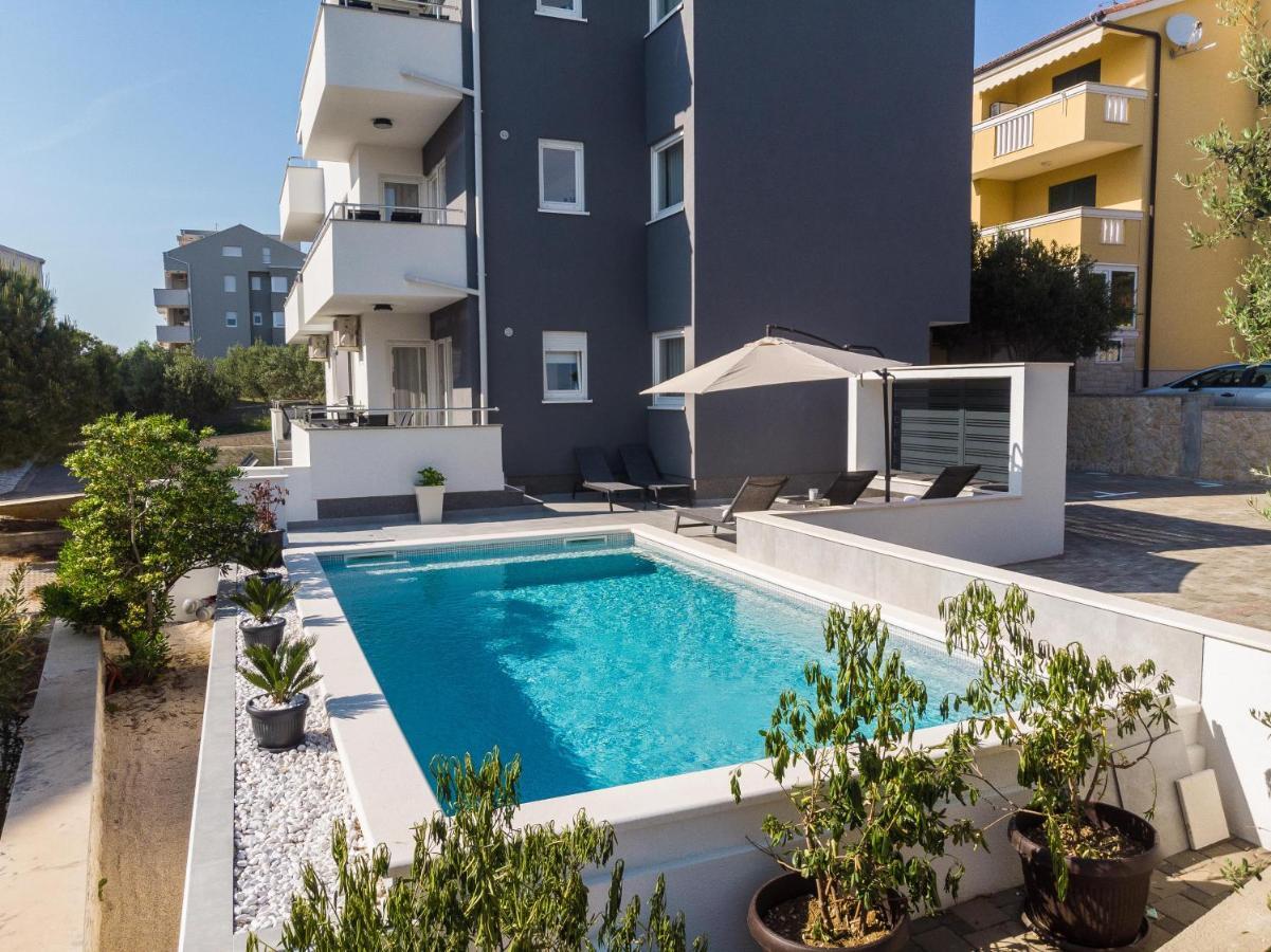Summer Breeze Pool Apartments 노바야 외부 사진